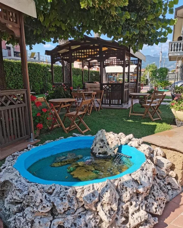 Hotel Virginia مارينا دي ماسا المظهر الخارجي الصورة
