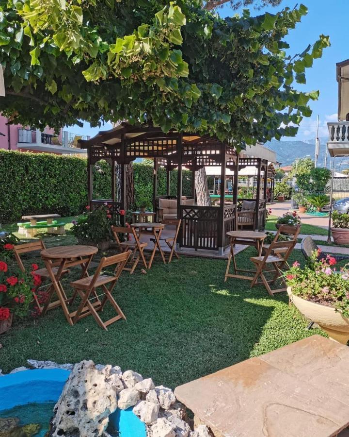 Hotel Virginia مارينا دي ماسا المظهر الخارجي الصورة