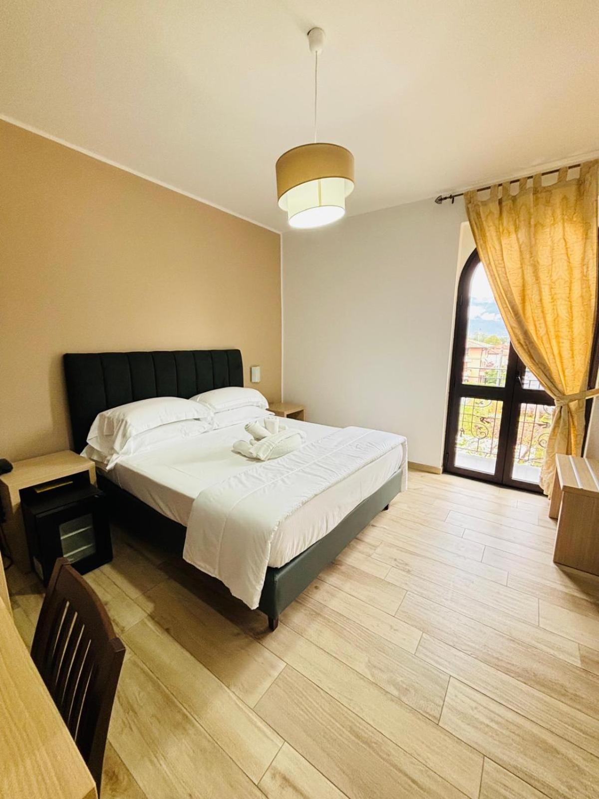 Hotel Virginia مارينا دي ماسا المظهر الخارجي الصورة