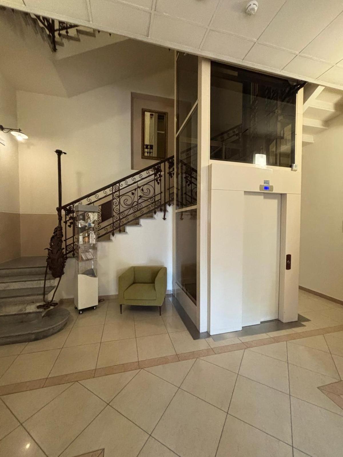 Hotel Virginia مارينا دي ماسا المظهر الخارجي الصورة