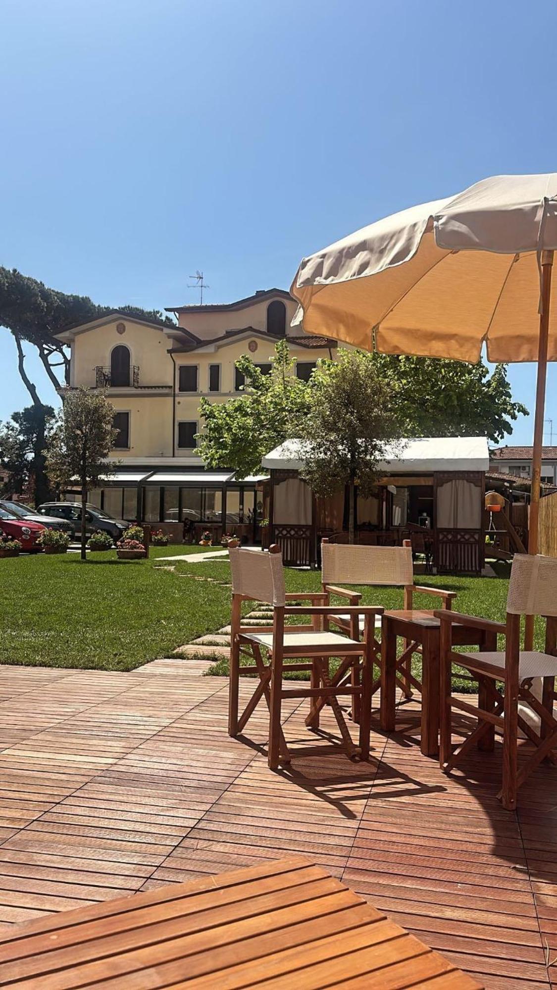 Hotel Virginia مارينا دي ماسا المظهر الخارجي الصورة