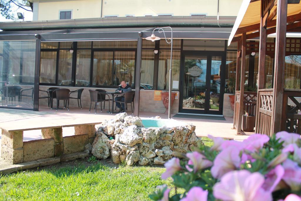 Hotel Virginia مارينا دي ماسا المظهر الخارجي الصورة