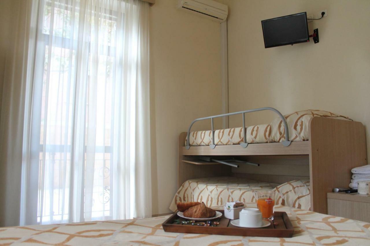 Hotel Virginia مارينا دي ماسا المظهر الخارجي الصورة